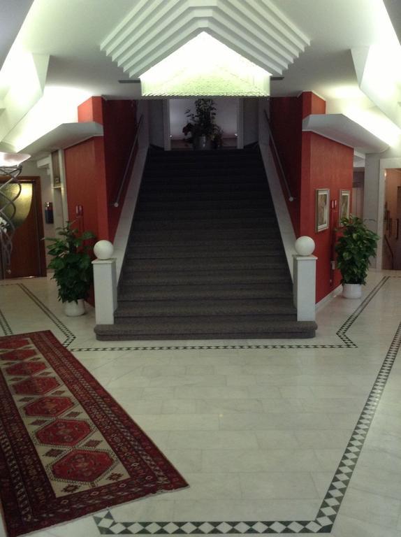Palace Hotel Moderno 포르데노네 외부 사진