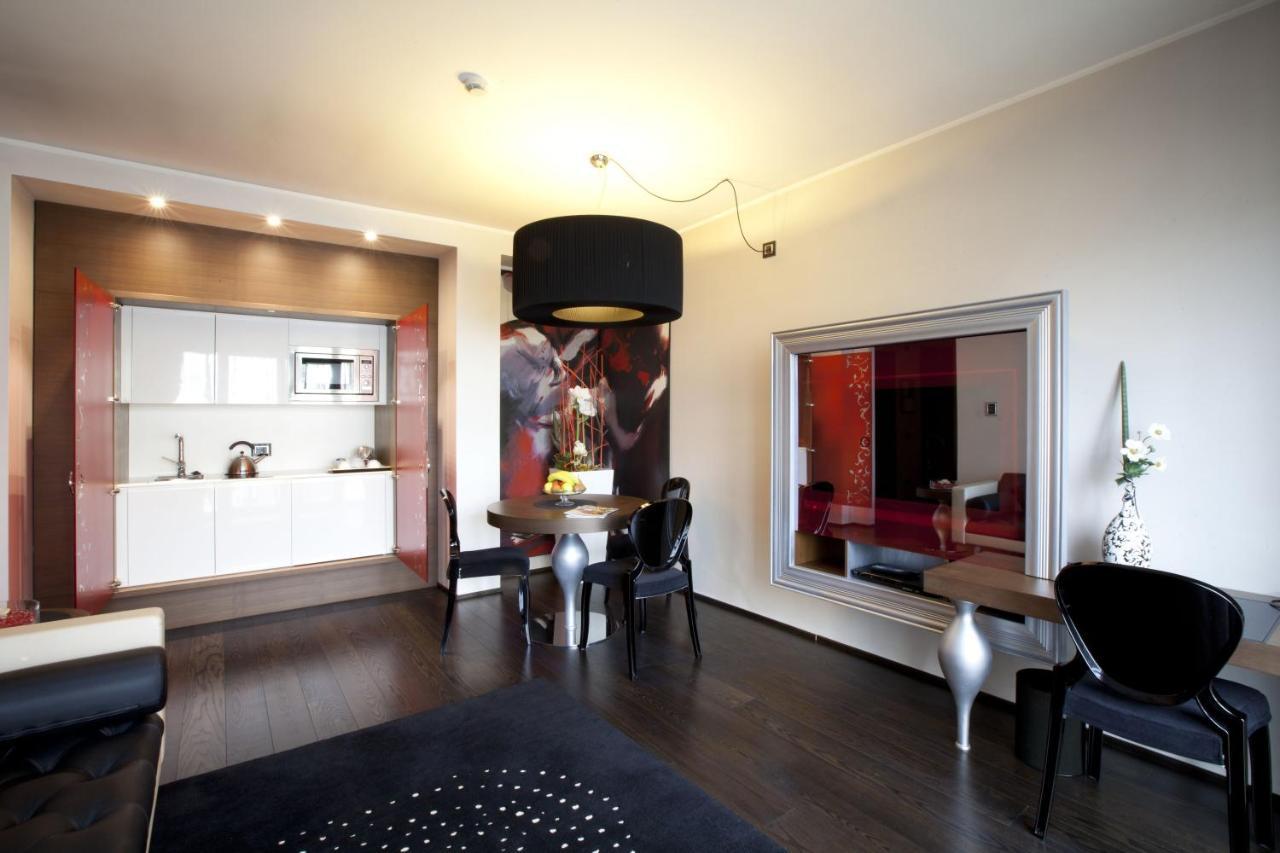 Palace Hotel Moderno 포르데노네 외부 사진