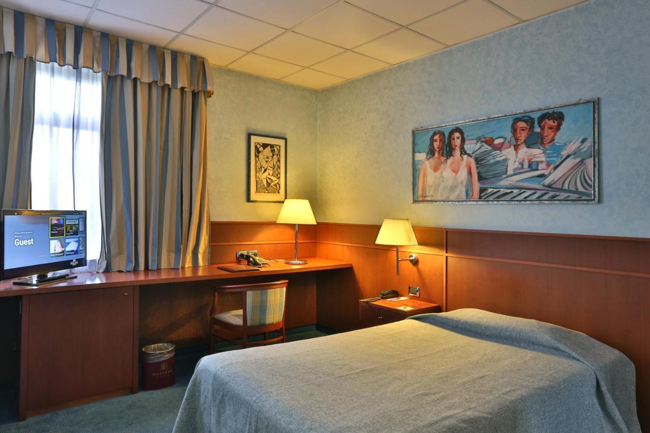 Palace Hotel Moderno 포르데노네 외부 사진