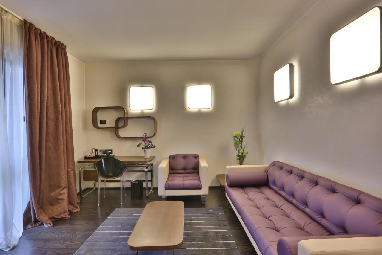 Palace Hotel Moderno 포르데노네 외부 사진