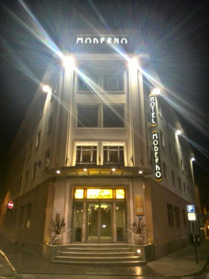 Palace Hotel Moderno 포르데노네 외부 사진